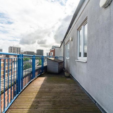 לונדון Lovely Penthouse Near Canary Wharf מראה חיצוני תמונה
