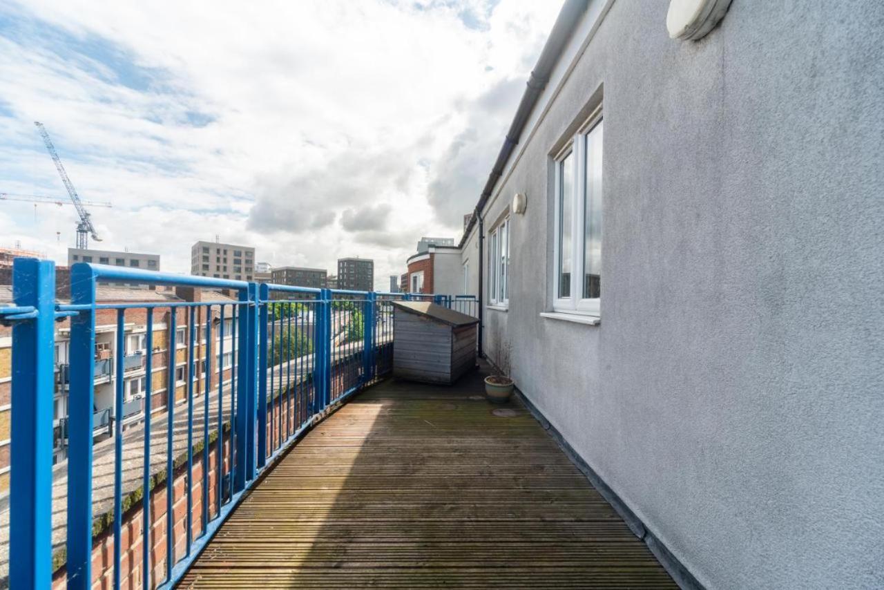 לונדון Lovely Penthouse Near Canary Wharf מראה חיצוני תמונה