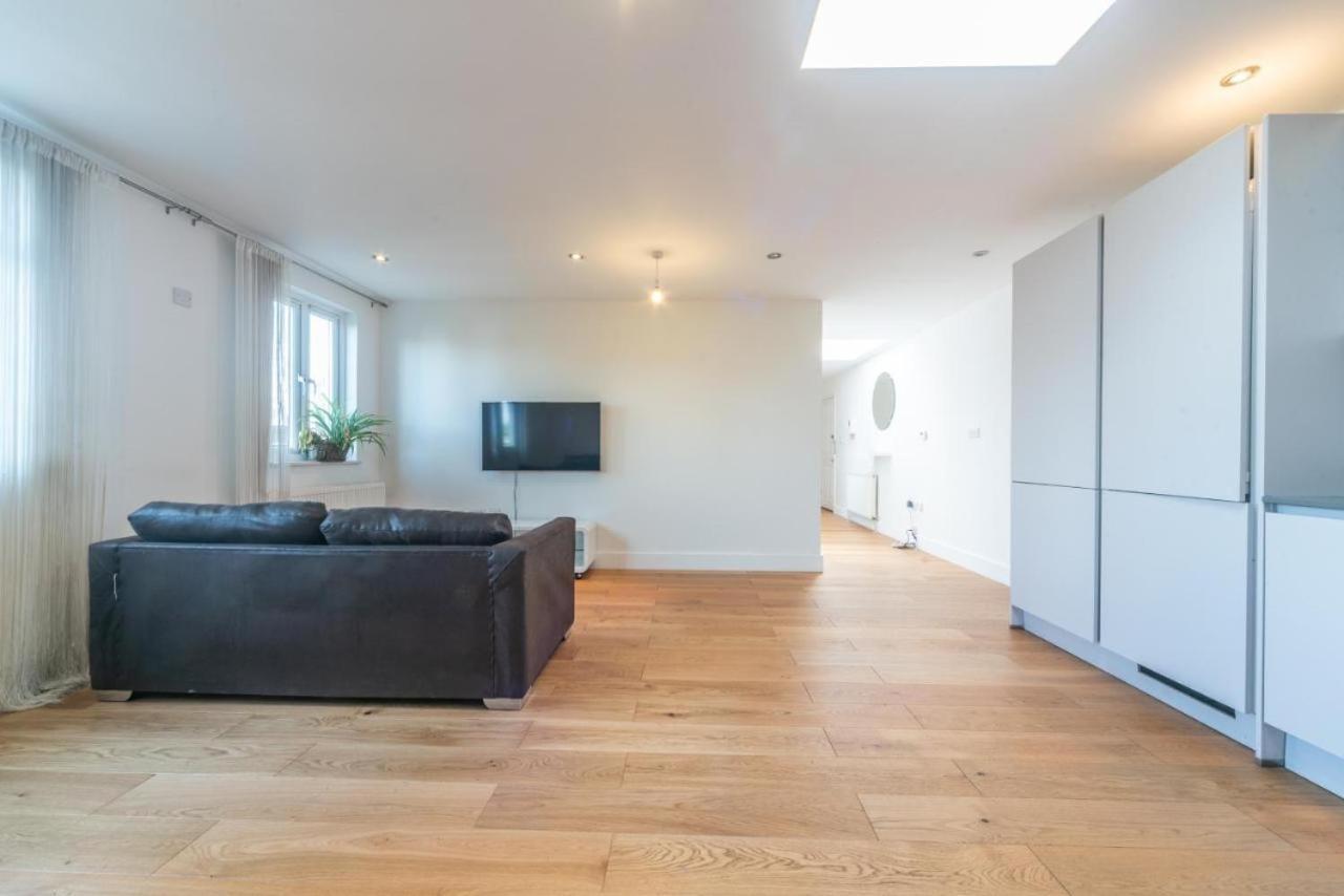 לונדון Lovely Penthouse Near Canary Wharf מראה חיצוני תמונה