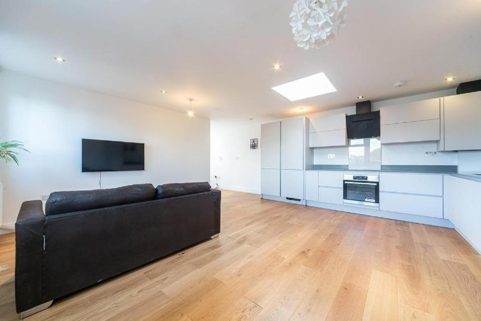 לונדון Lovely Penthouse Near Canary Wharf מראה חיצוני תמונה