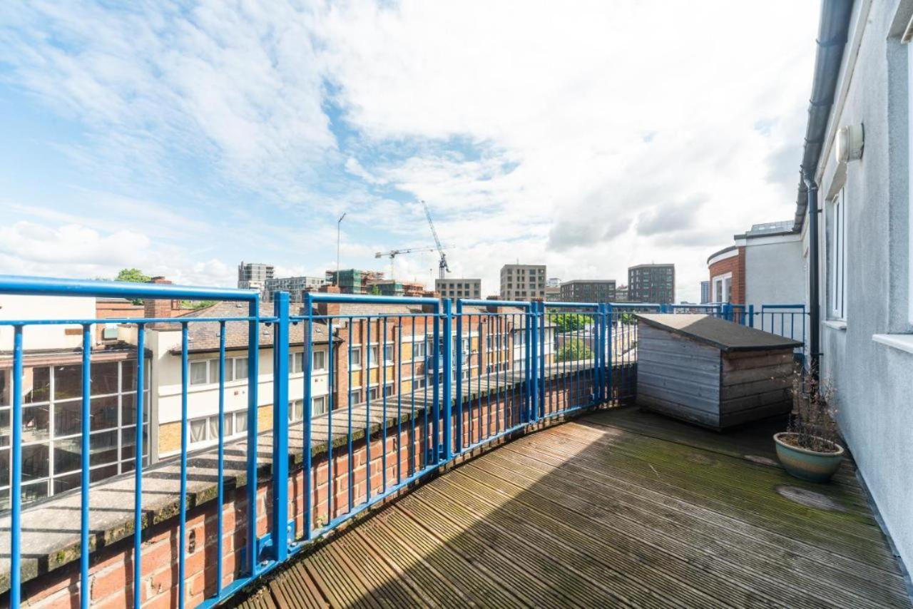 לונדון Lovely Penthouse Near Canary Wharf מראה חיצוני תמונה