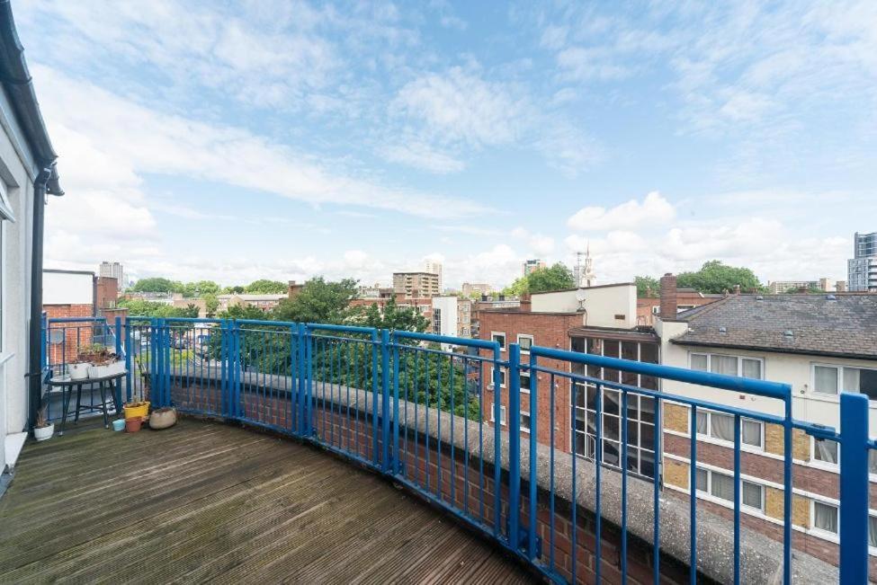 לונדון Lovely Penthouse Near Canary Wharf מראה חיצוני תמונה